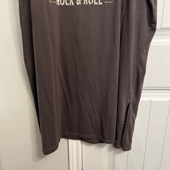 Arula T-shirt dress. - Picture 2 of 3